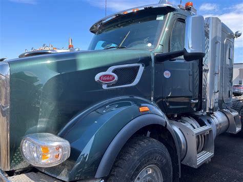 peterbilt thunder bay.